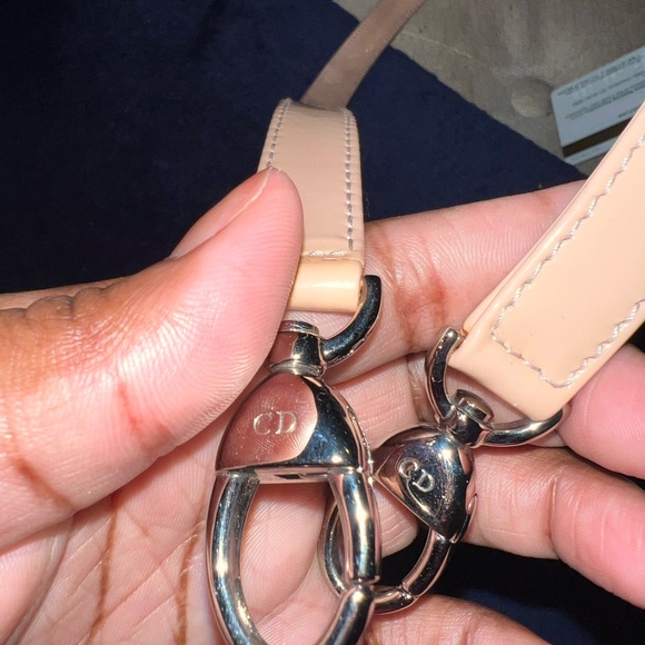 CHRISTIAN DIOR
Patent Cannage Medium Lady Dior Beige vintage bag - Picture 14 of 16